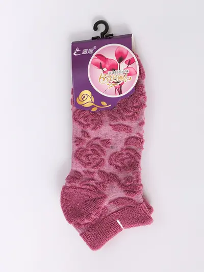 Носки розовые с цветочной вышивкой